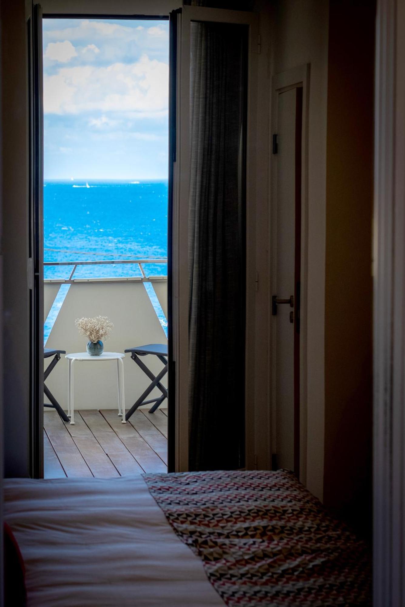 Hotel Mediterranee カルヴィ エクステリア 写真