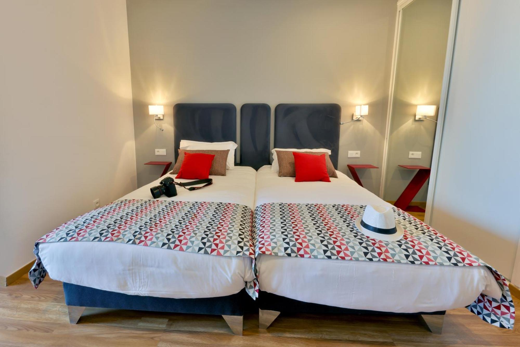 Hotel Mediterranee カルヴィ エクステリア 写真