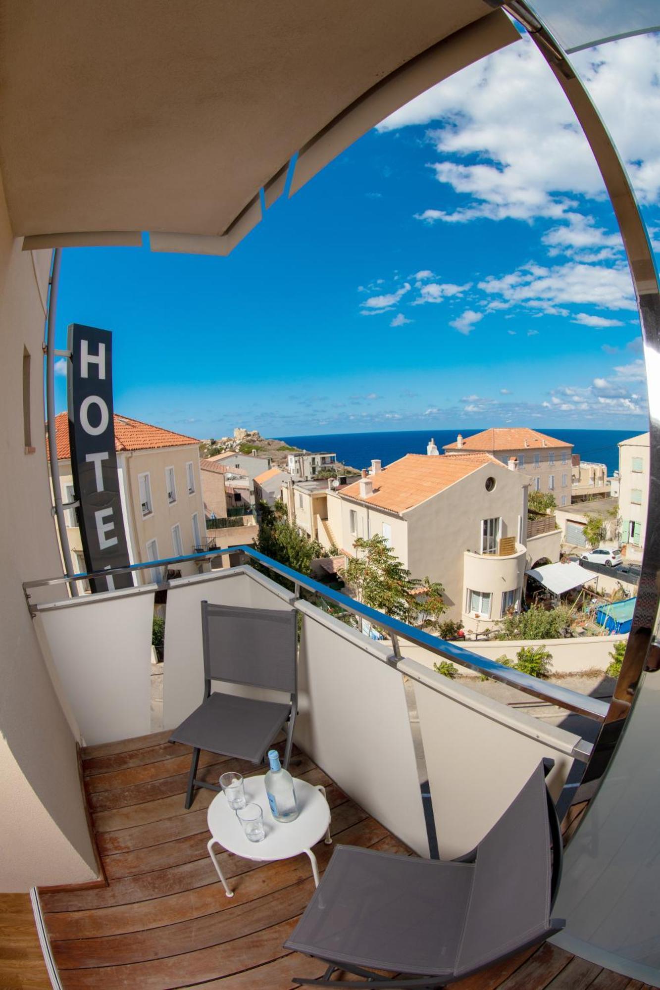 Hotel Mediterranee カルヴィ エクステリア 写真