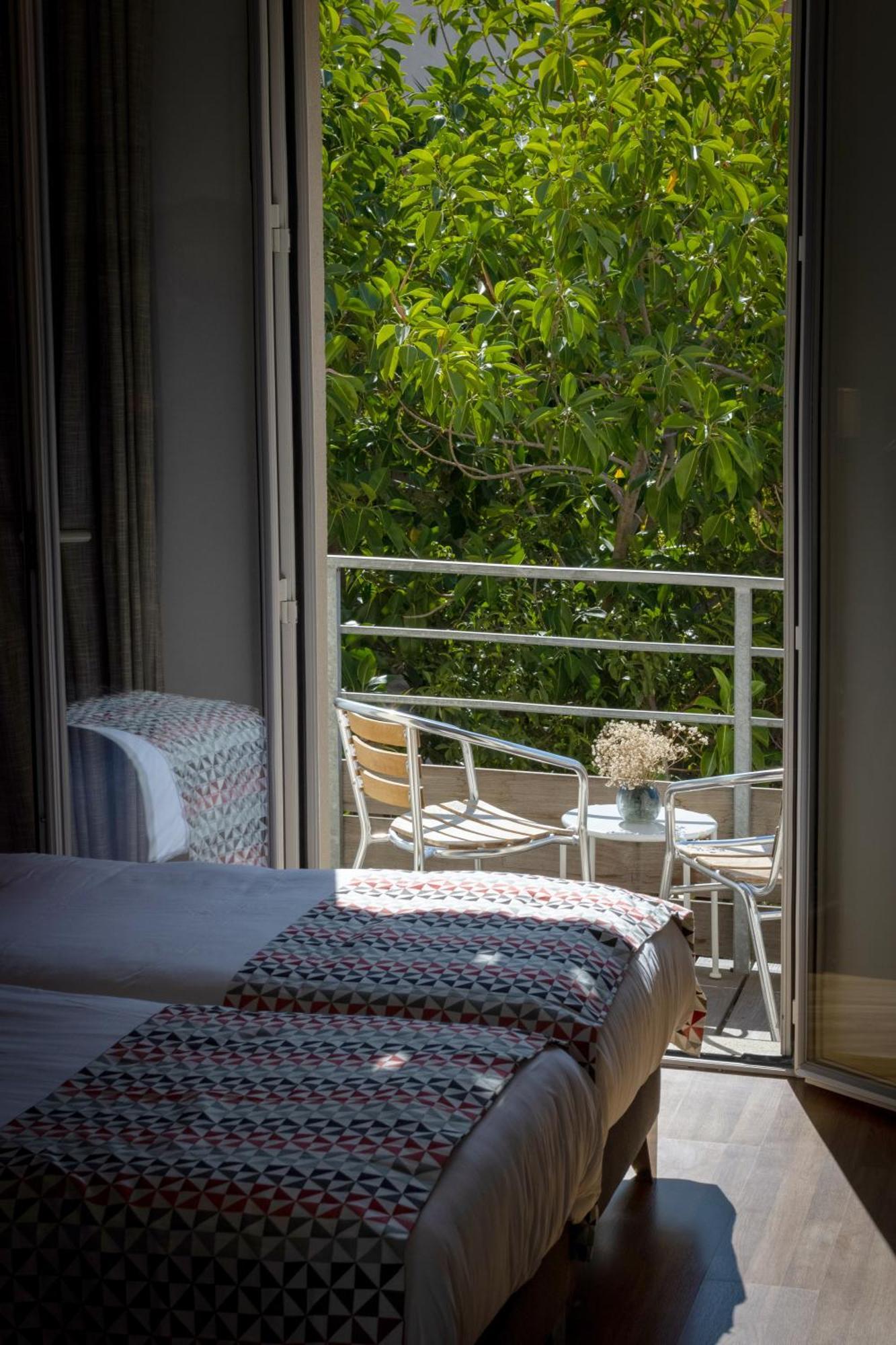 Hotel Mediterranee カルヴィ エクステリア 写真