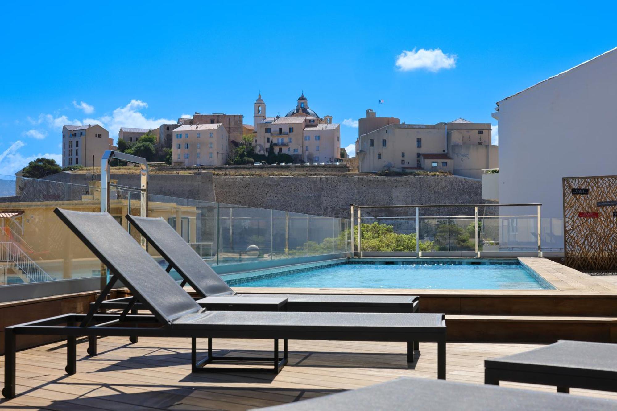 Hotel Mediterranee カルヴィ エクステリア 写真